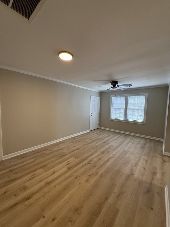 135 King St - Photo 3 of 9