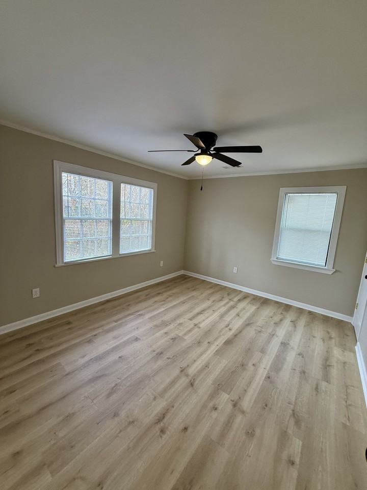 135 King St - Photo 7 of 9