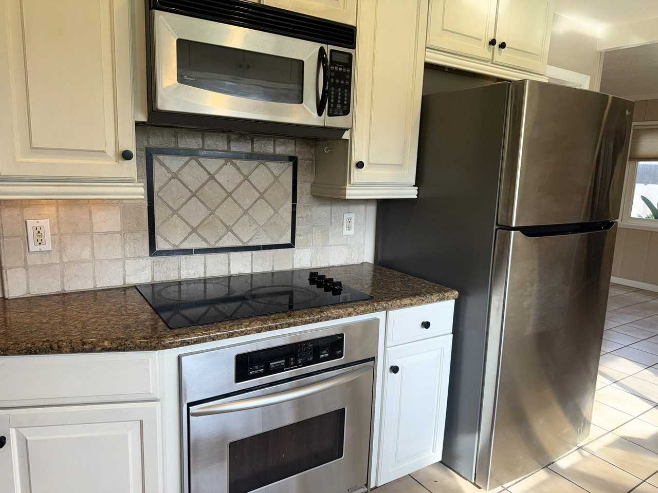 454 W Twain Ave #1 - Photo 3 of 21