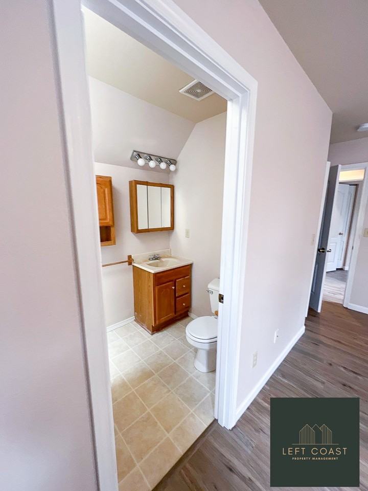 6314 Sw Harbor Ave #1 - Photo 5 of 25