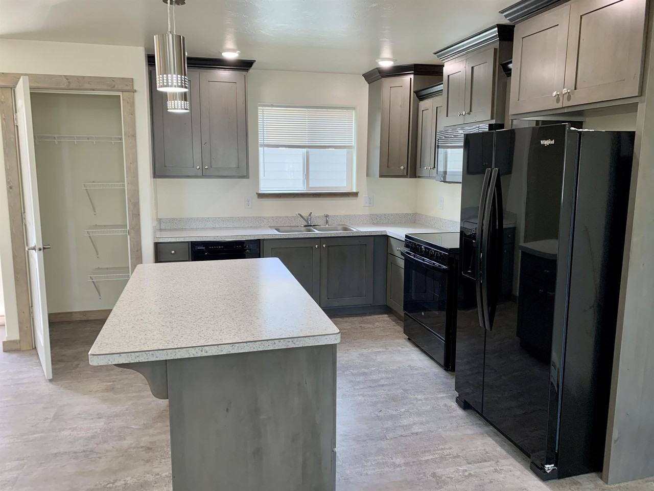 841 Gibbon St #2 - Photo 3 of 13