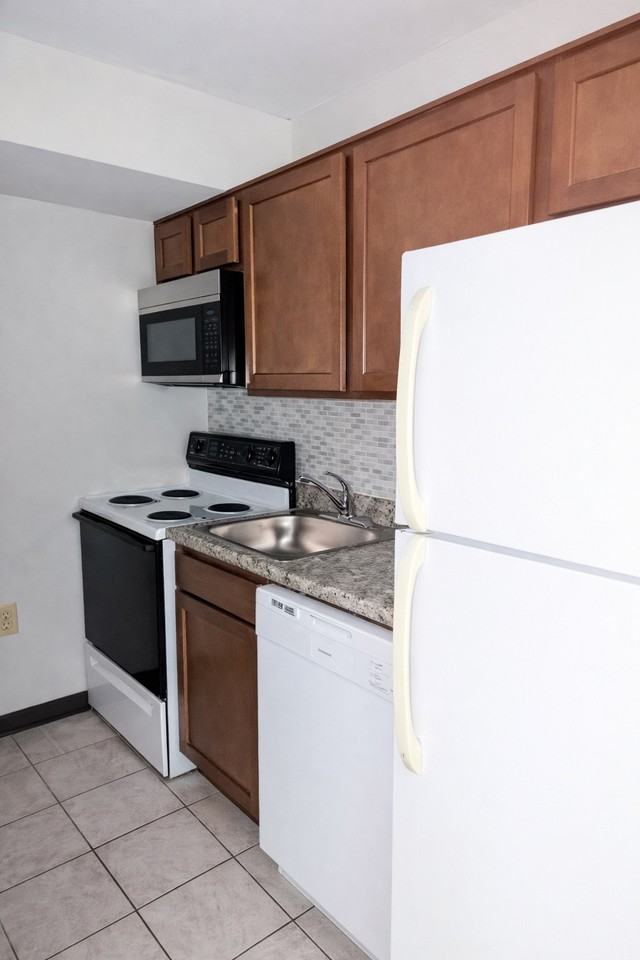 151 MILNE DRIVEAPT E-16 #E16 - Photo 3 of 8