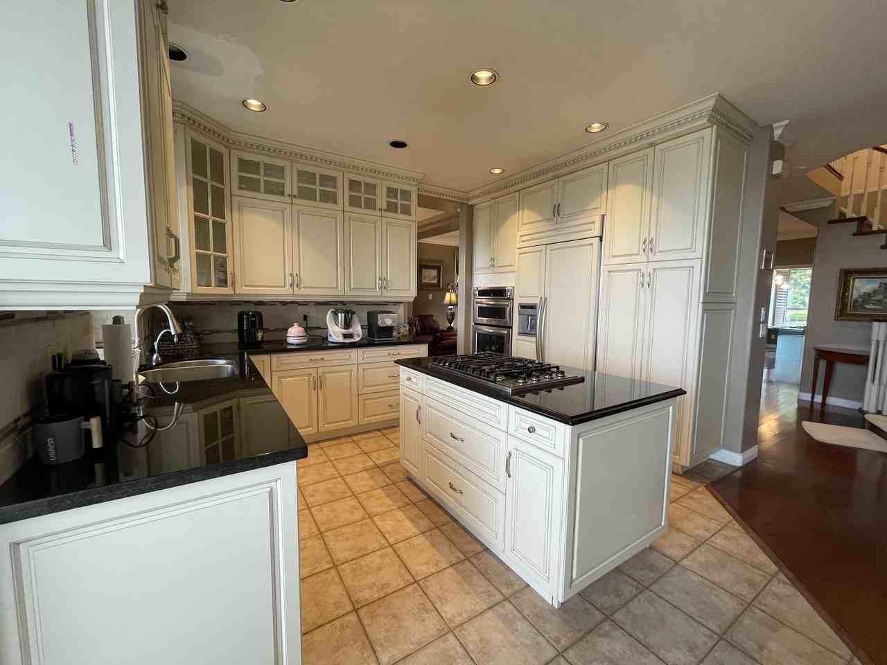 210 Aspenwood Drive - Photo 2 of 20