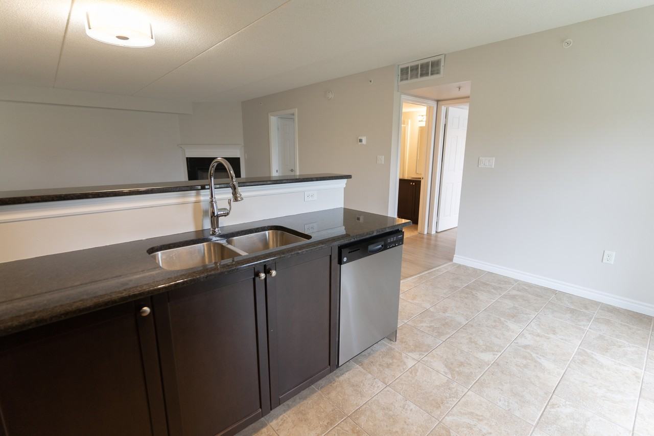 1370 Bristol Condominiums Building #101 - Photo 4 of 19