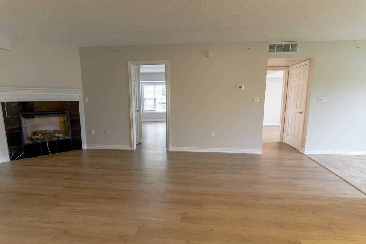 1370 Bristol Condominiums Building #101 - Photo 6 of 19