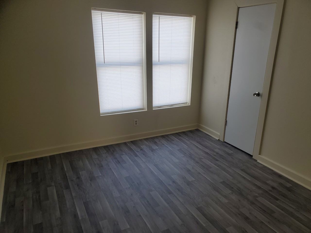 1711 S Saint Joseph St #2 - Photo 4 of 10