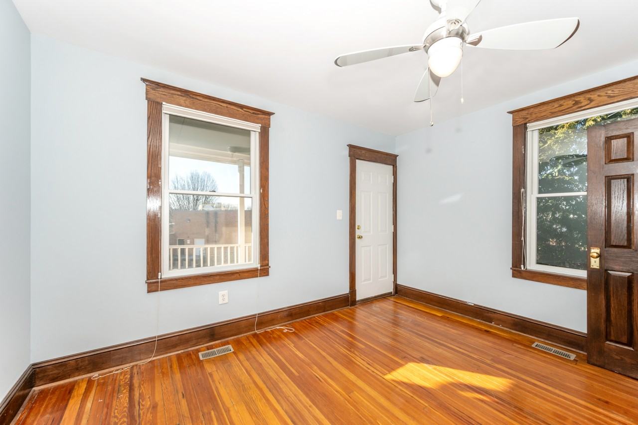 216 Washington St #1 - Photo 3 of 18