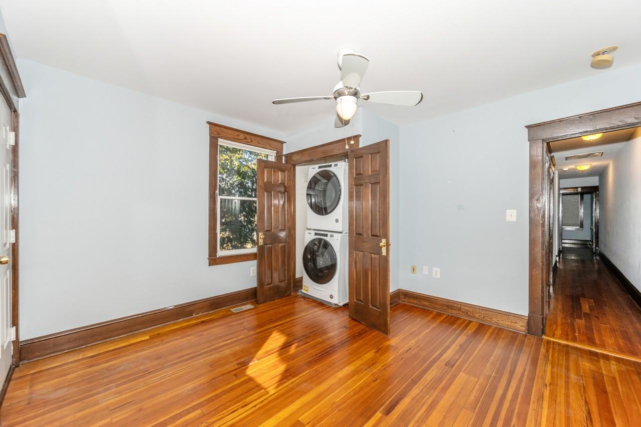 216 Washington St #1 - Photo 4 of 18