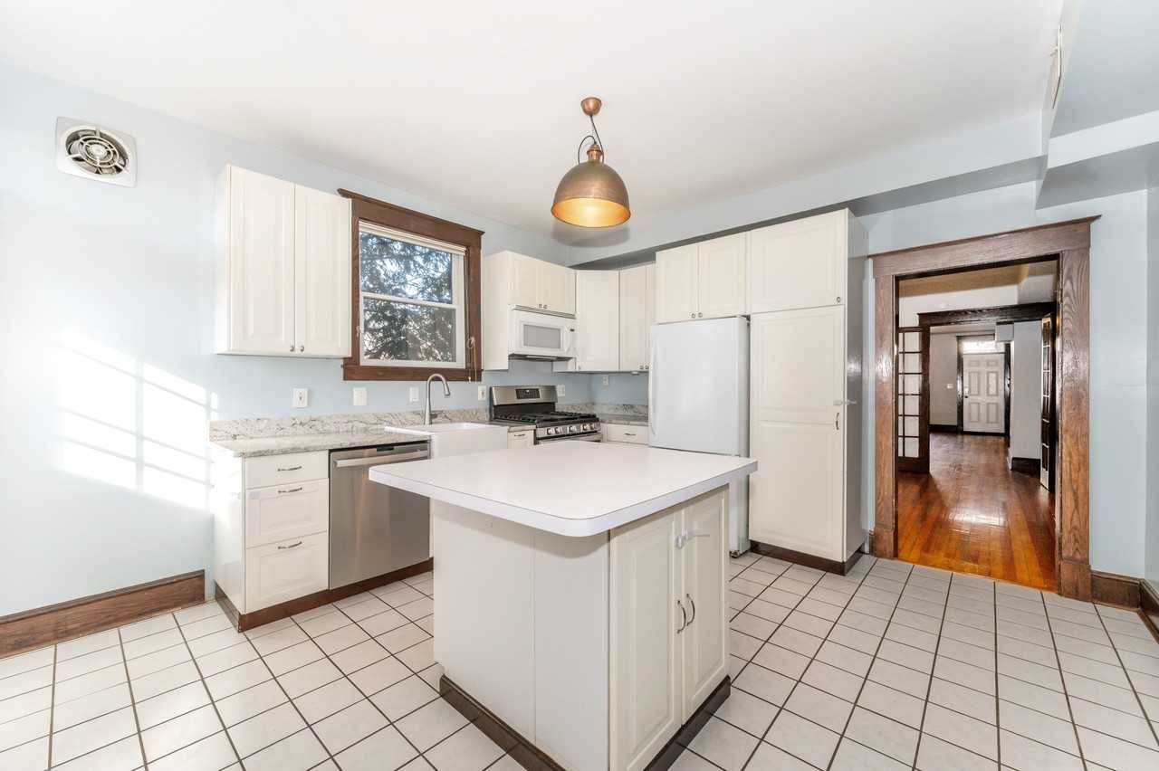 216 Washington St #1 - Photo 7 of 18