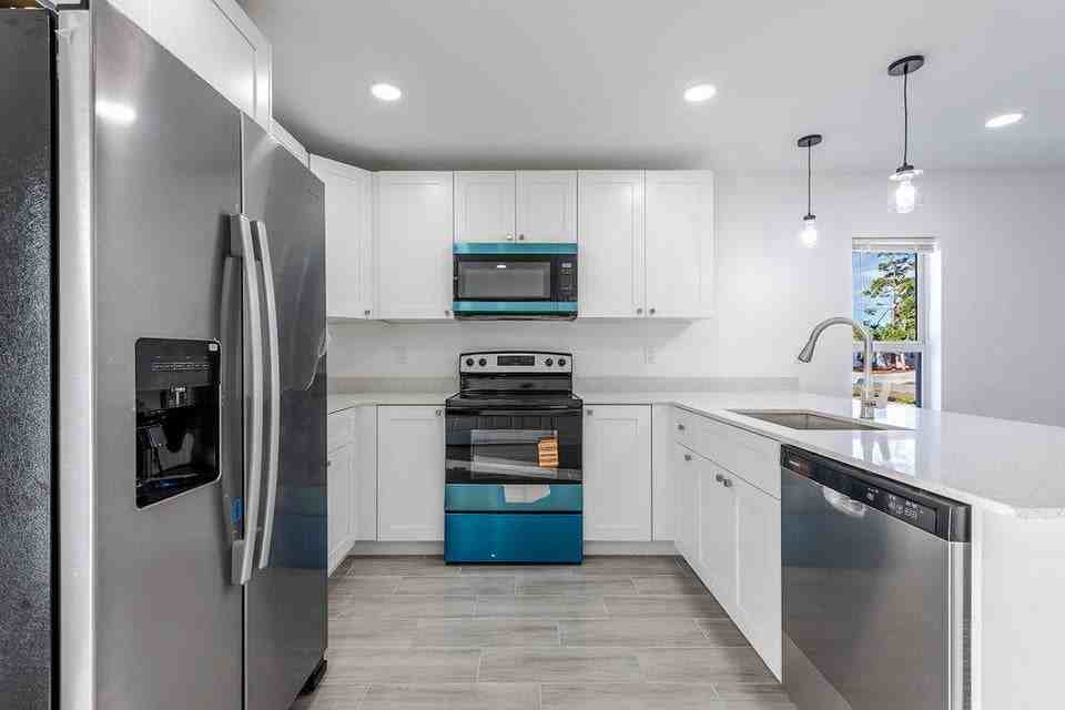 3244 Se Jefferson St #1 - Photo 5 of 23