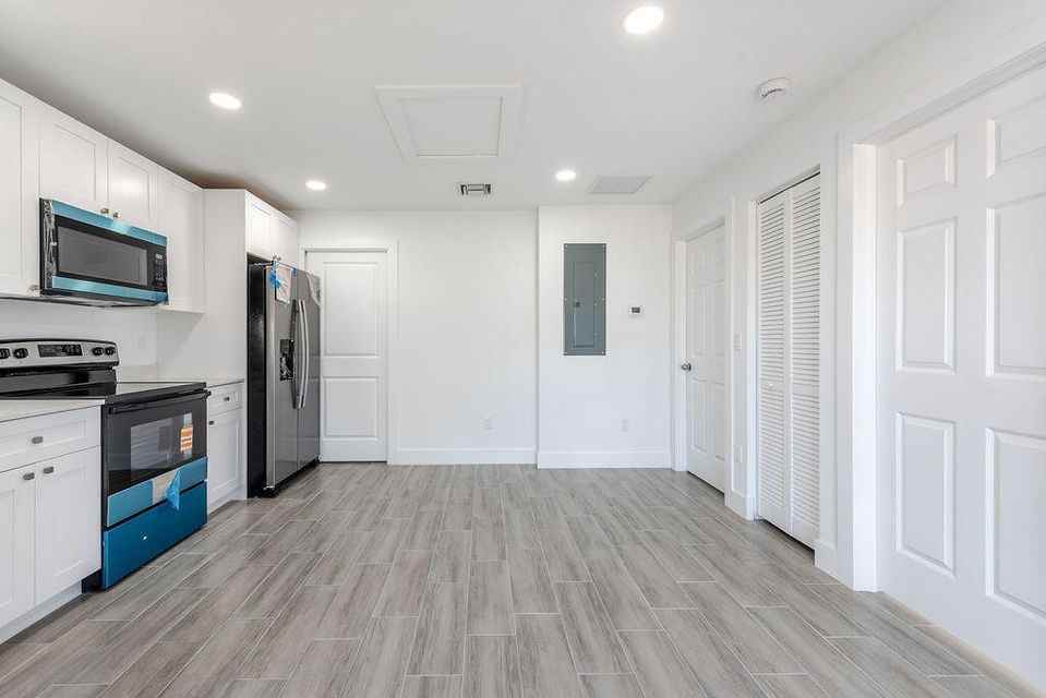 3246 Se Jefferson St #1 - Photo 6 of 19