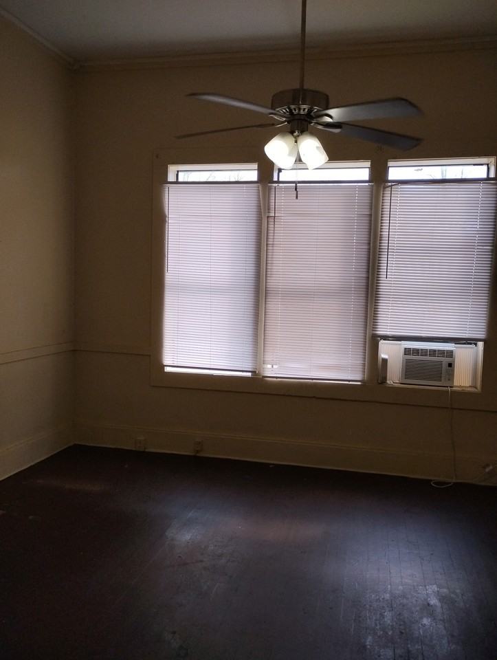 822 Edwards St #1 - Photo 3 of 4