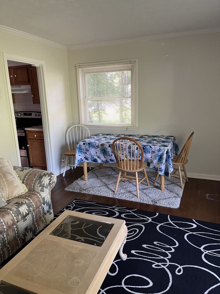 123 S Jefferson St #1 - Photo 3 of 29