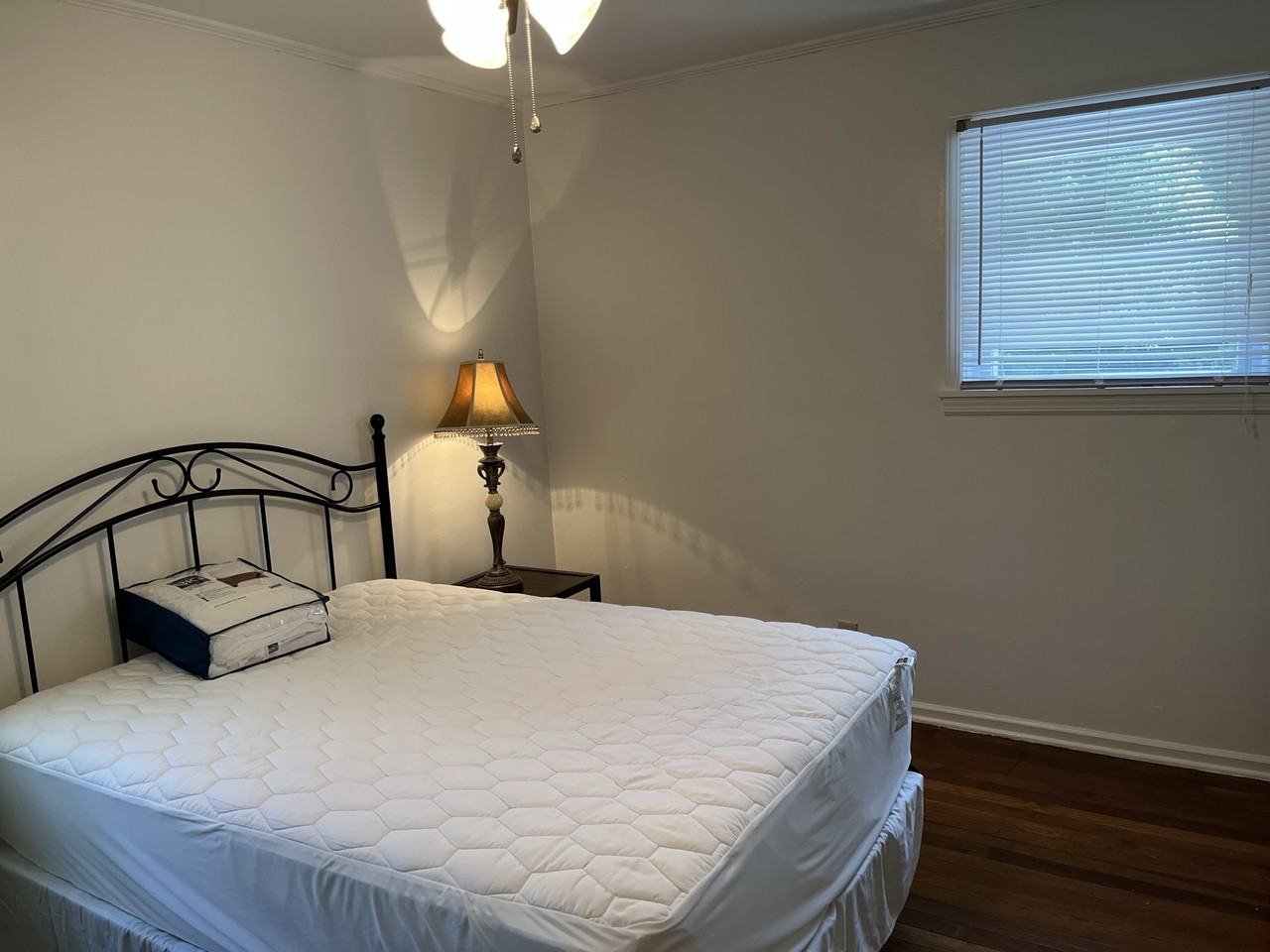 123 S Jefferson St #1 - Photo 7 of 29