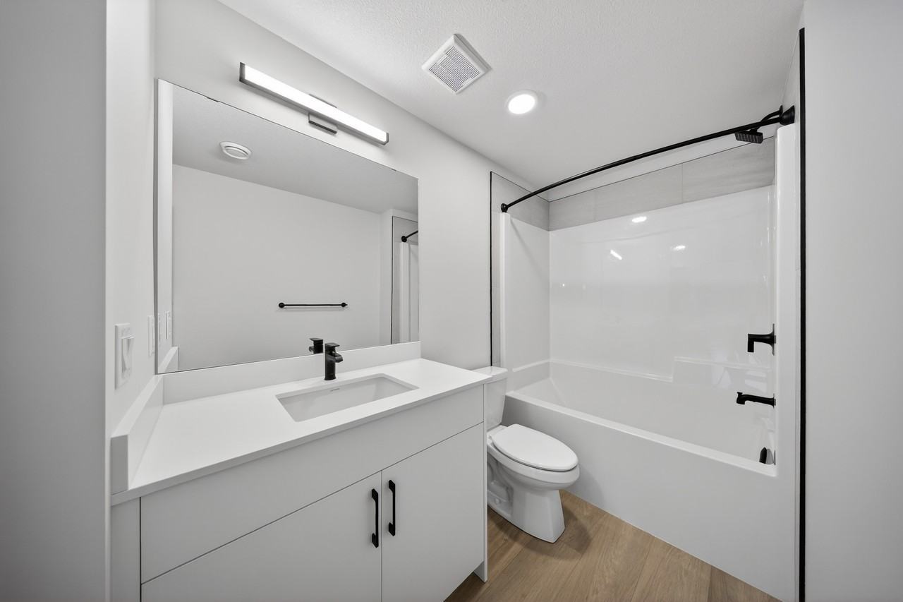 2617 Alces Drive Edmonton Lower suite - Photo 2 of 23