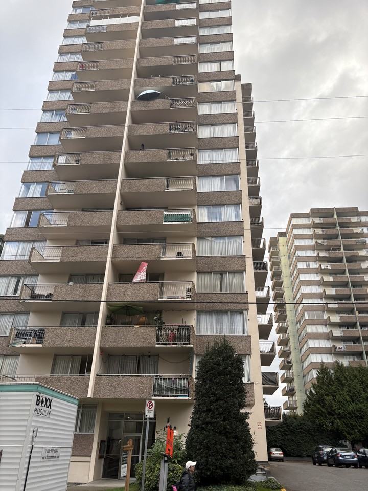 Edgewater Plaza - Photo 5 of 22