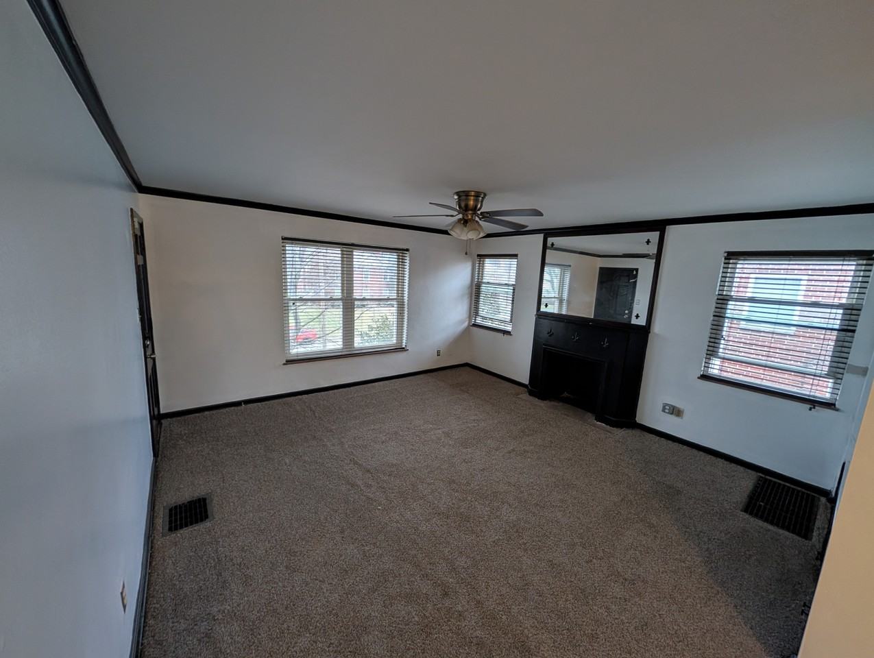 722 Kenwick Rd #D - Photo 3 of 10