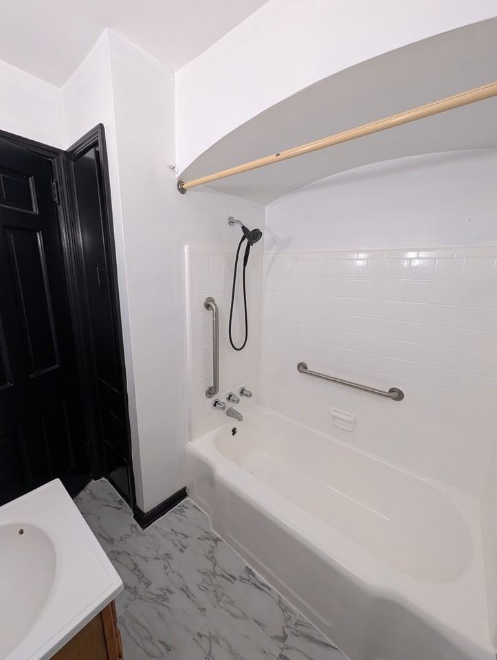 722 Kenwick Rd #D - Photo 7 of 10