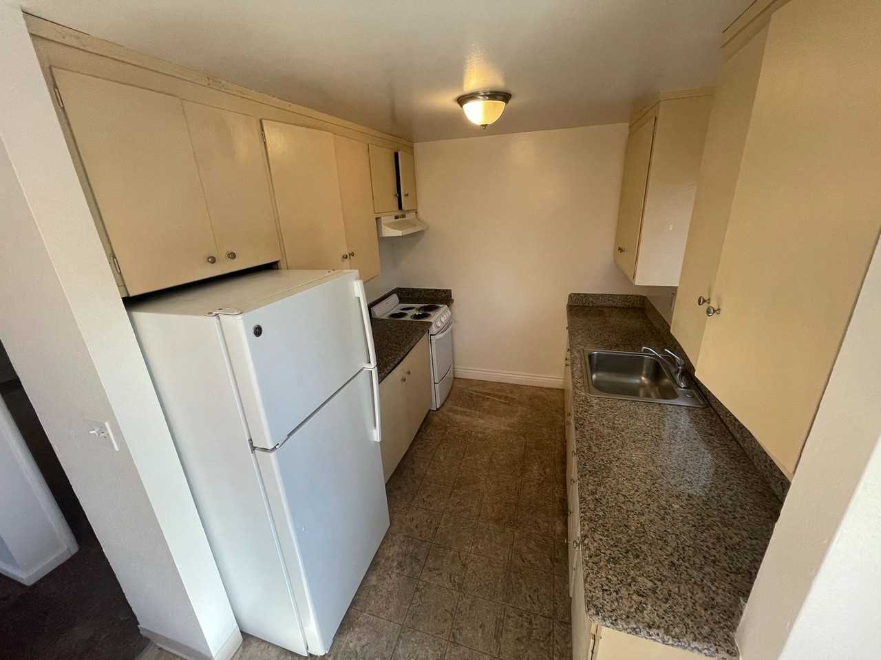 1624 Milvia Street - Photo 5 of 13