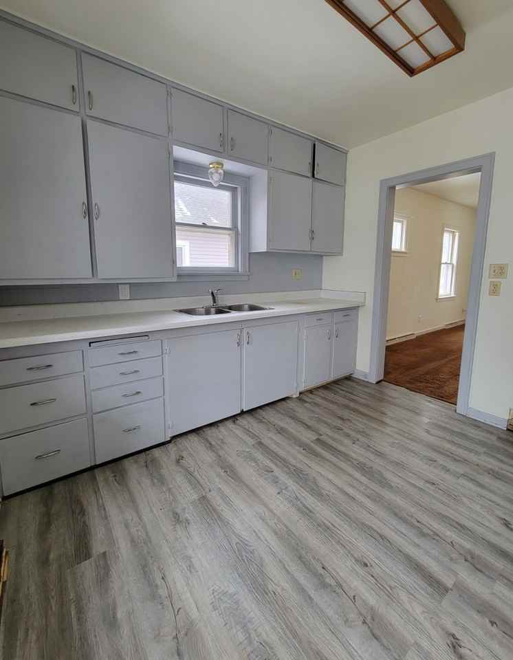 1231 S 11th Ave #1 - Photo 3 of 22