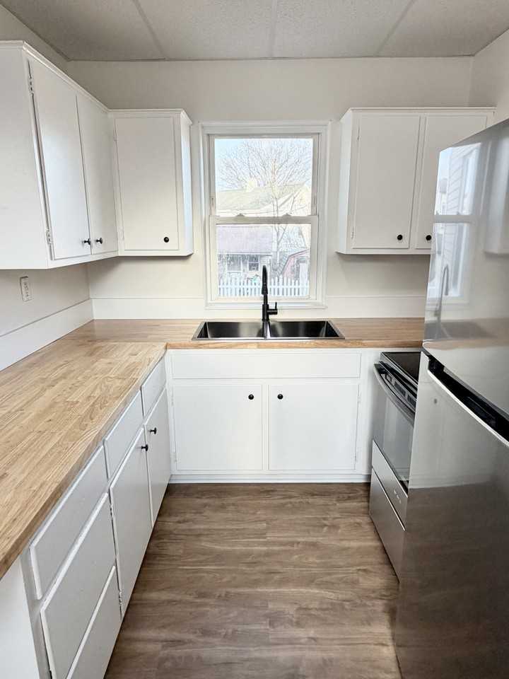 701 Alexander Ave #1 - Photo 3 of 12