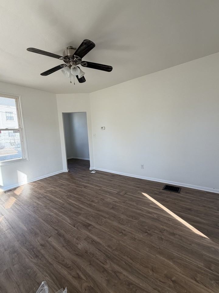 701 Alexander Ave #1 - Photo 5 of 12