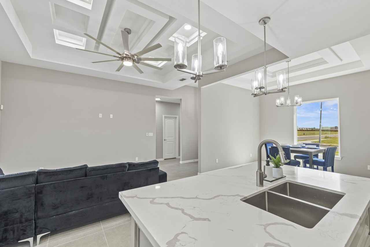 N 37th St #1 - Photo 3 of 12