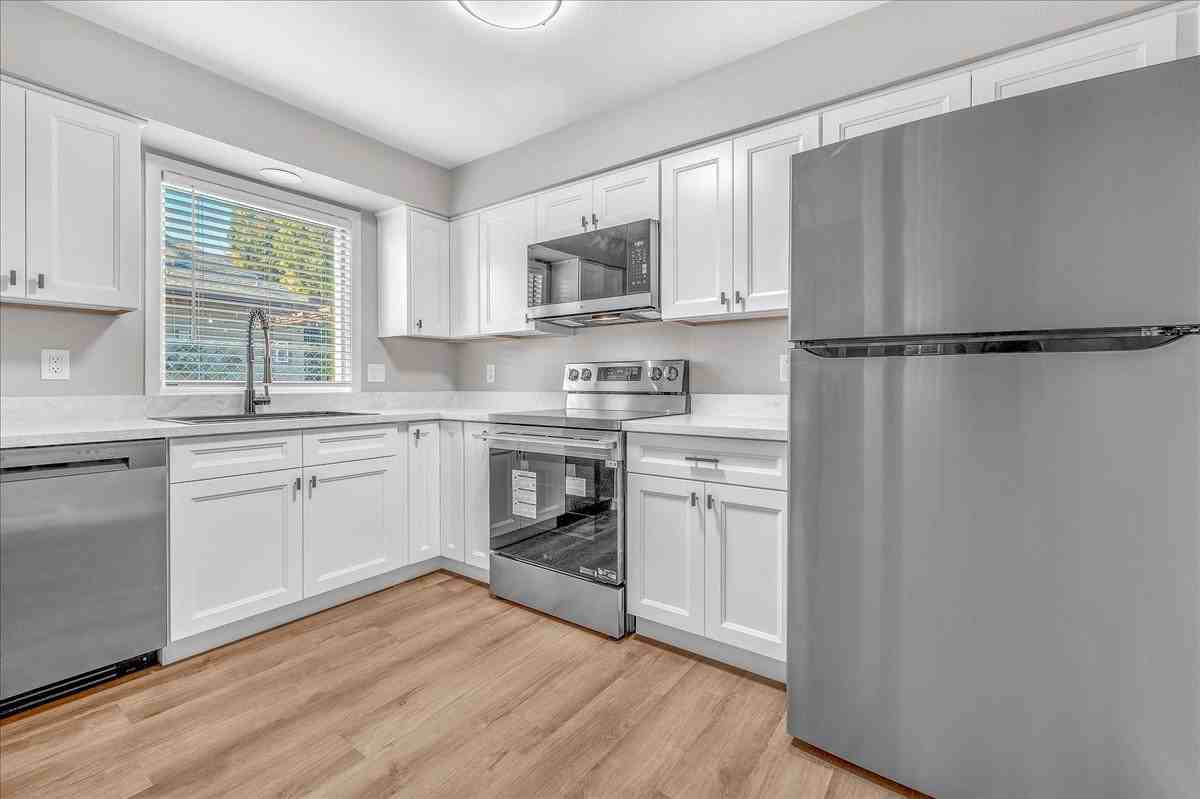 4909 Se 71st Ave #4909 - Photo 3 of 13