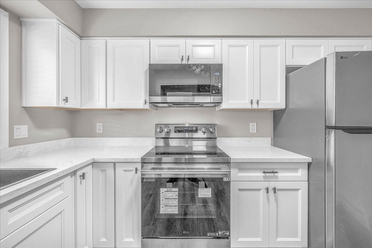 4909 Se 71st Ave #4909 - Photo 4 of 13