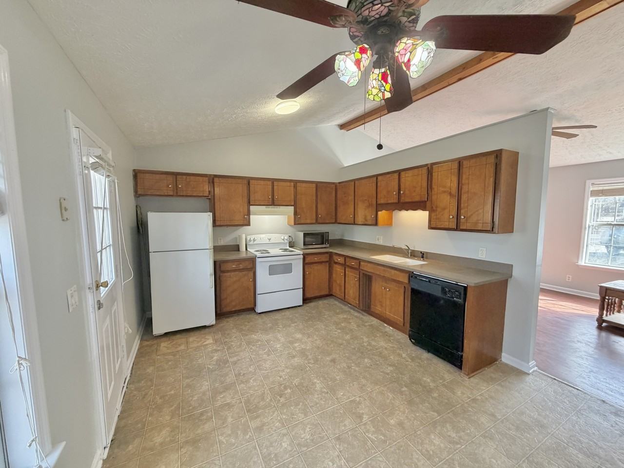 1124 Bluewillow Ct #1 - Photo 4 of 16