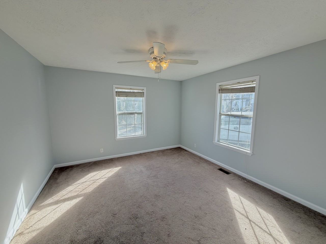 1124 Bluewillow Ct #1 - Photo 5 of 16