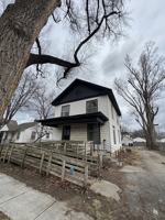 featured image of 732 Ne Sumner St #1