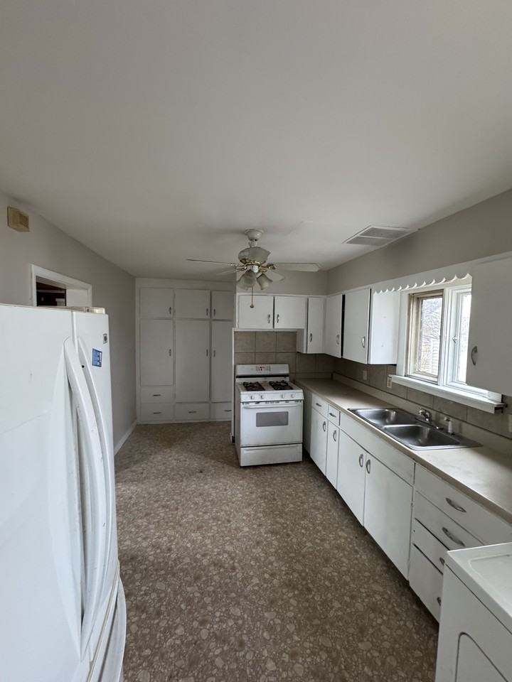 732 Ne Sumner St #1 - Photo 4 of 10