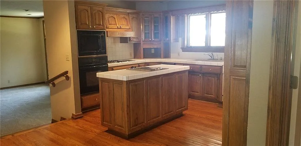 1606 S 28th Pl #1 - Photo 6 of 24