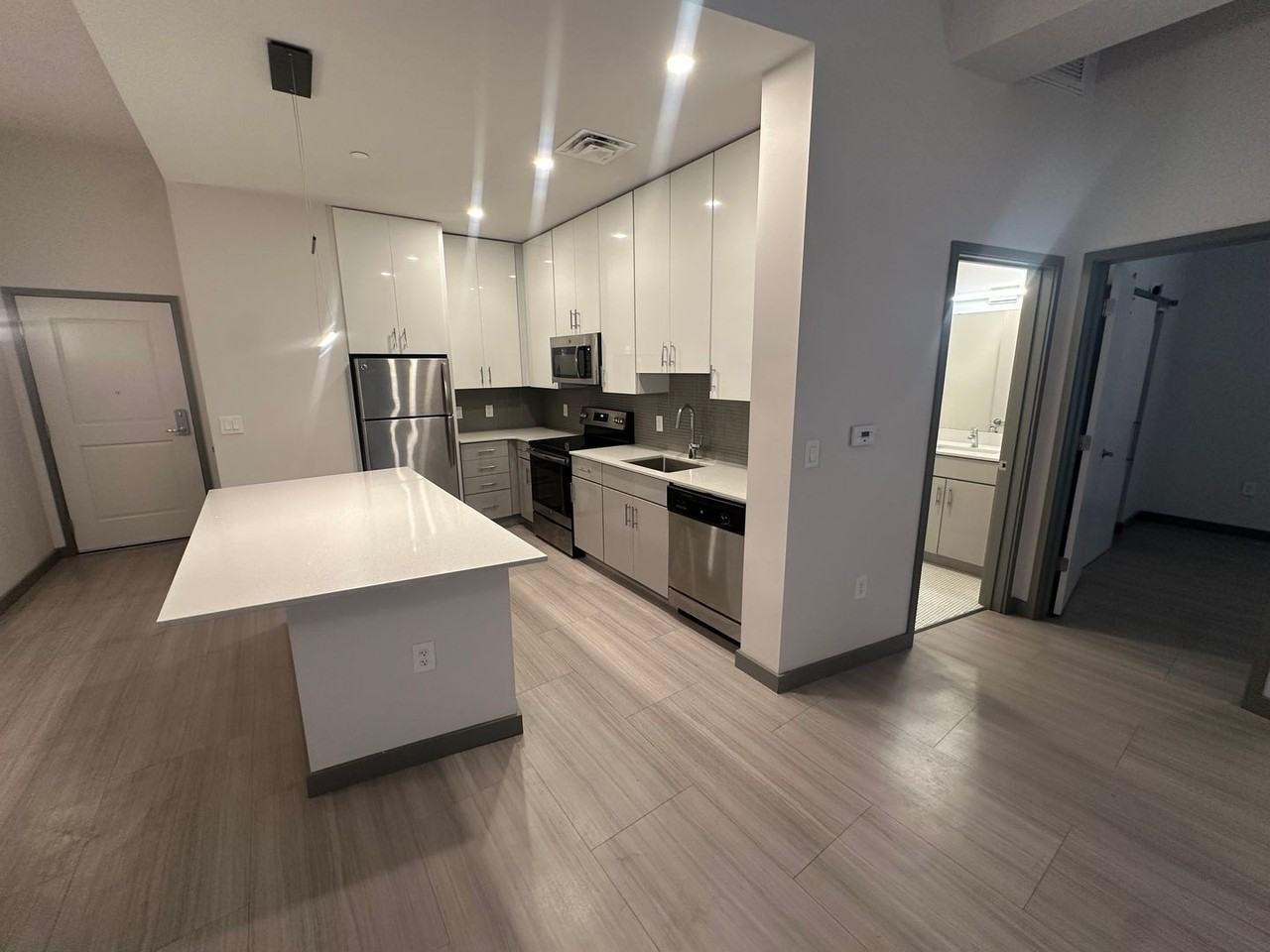 Sixth Street Exchange - Photo 5 of 46