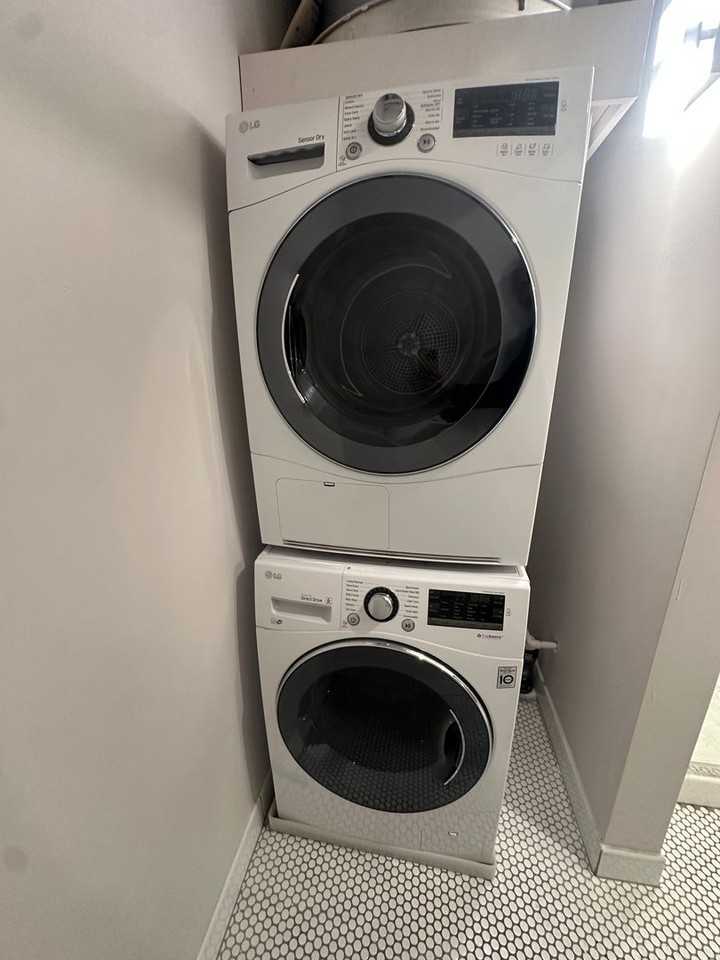 Sixth Street Exchange - Photo 7 of 46