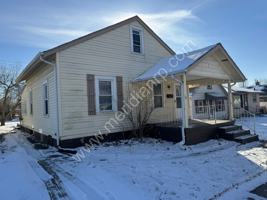 featured image of 2520 Lynn Ave #1