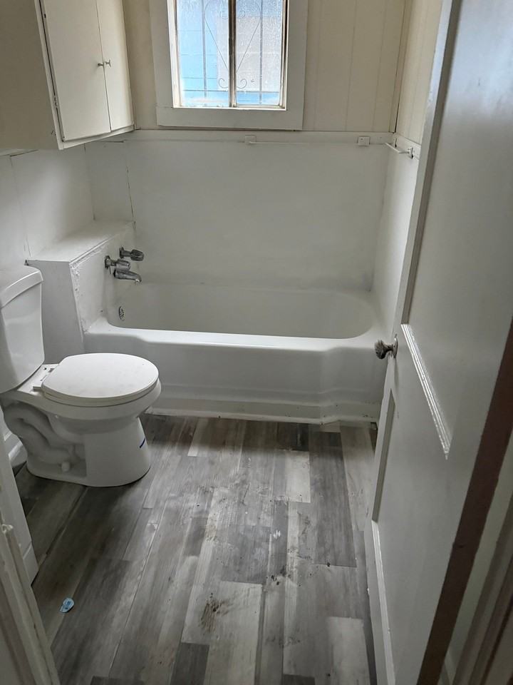 3026 Bishop Ave #1 - Photo 7 of 10