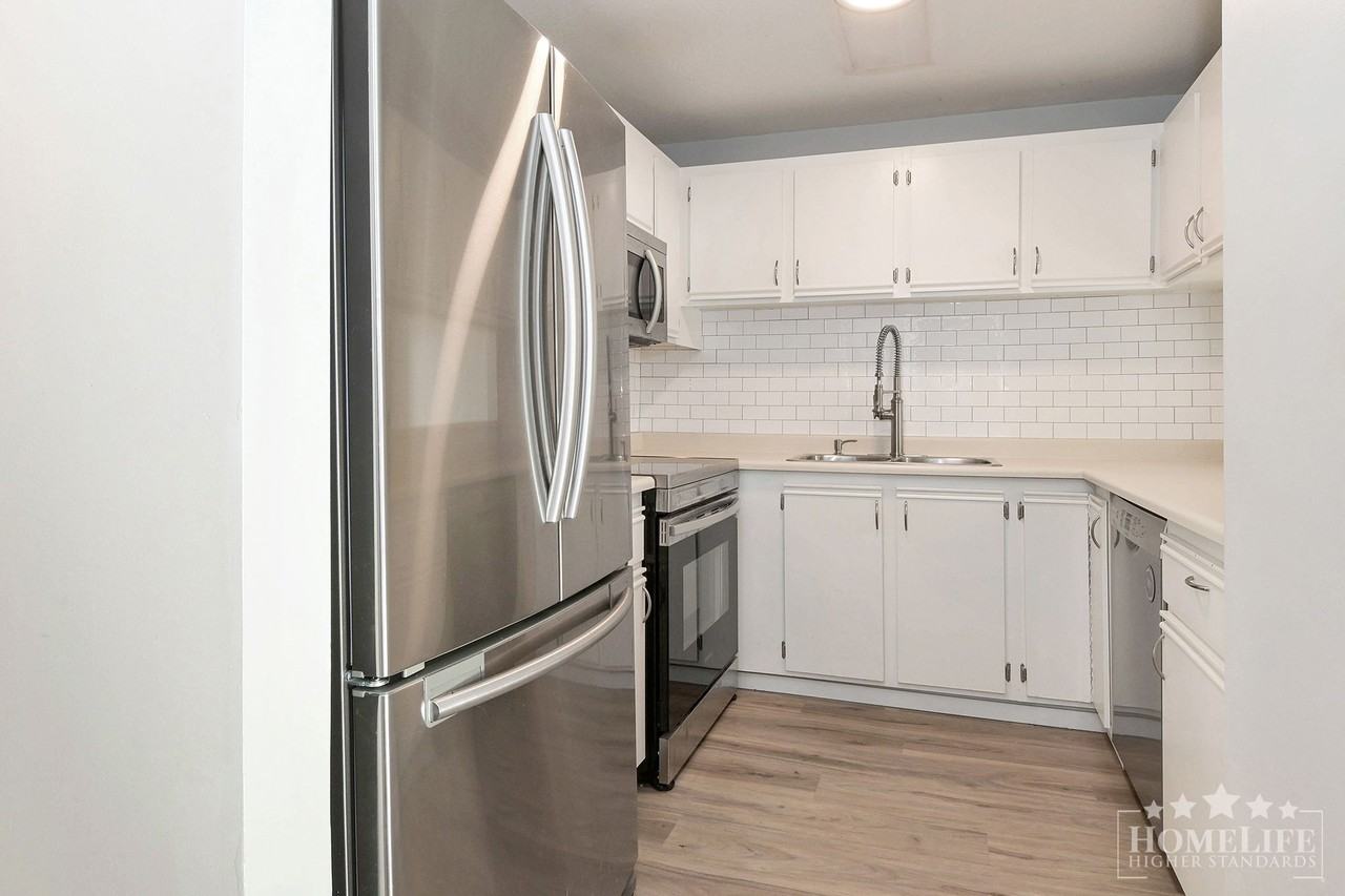 12964 17 Ave #5 - Photo 3 of 15