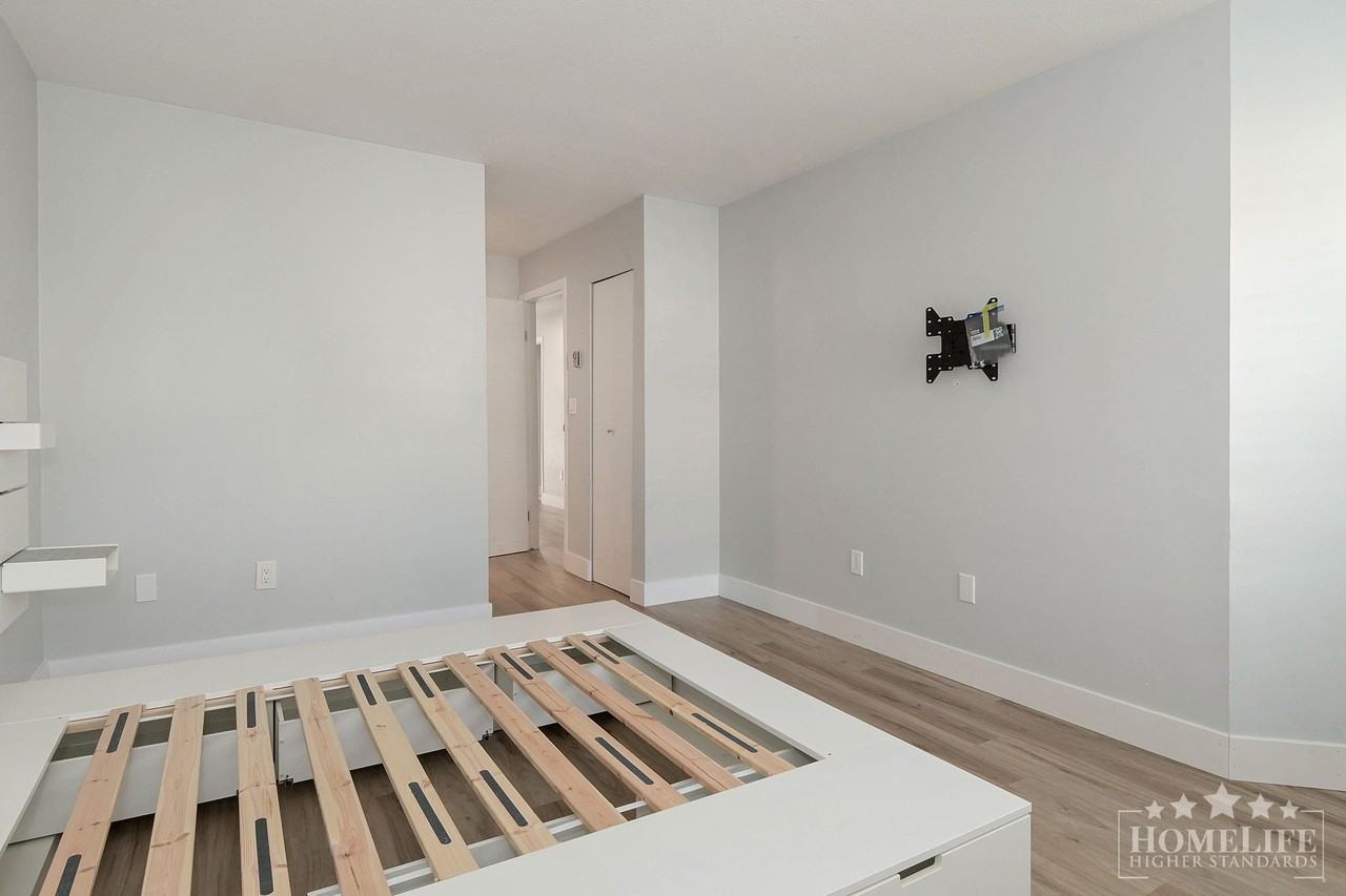 12964 17 Ave #5 - Photo 6 of 15