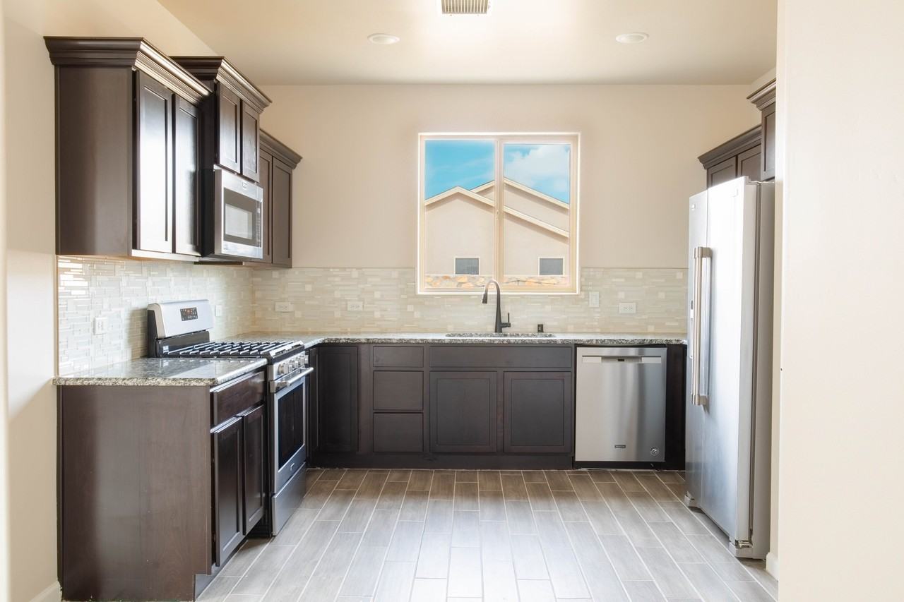 4709 Elsinore Ave #1 - Photo 3 of 18