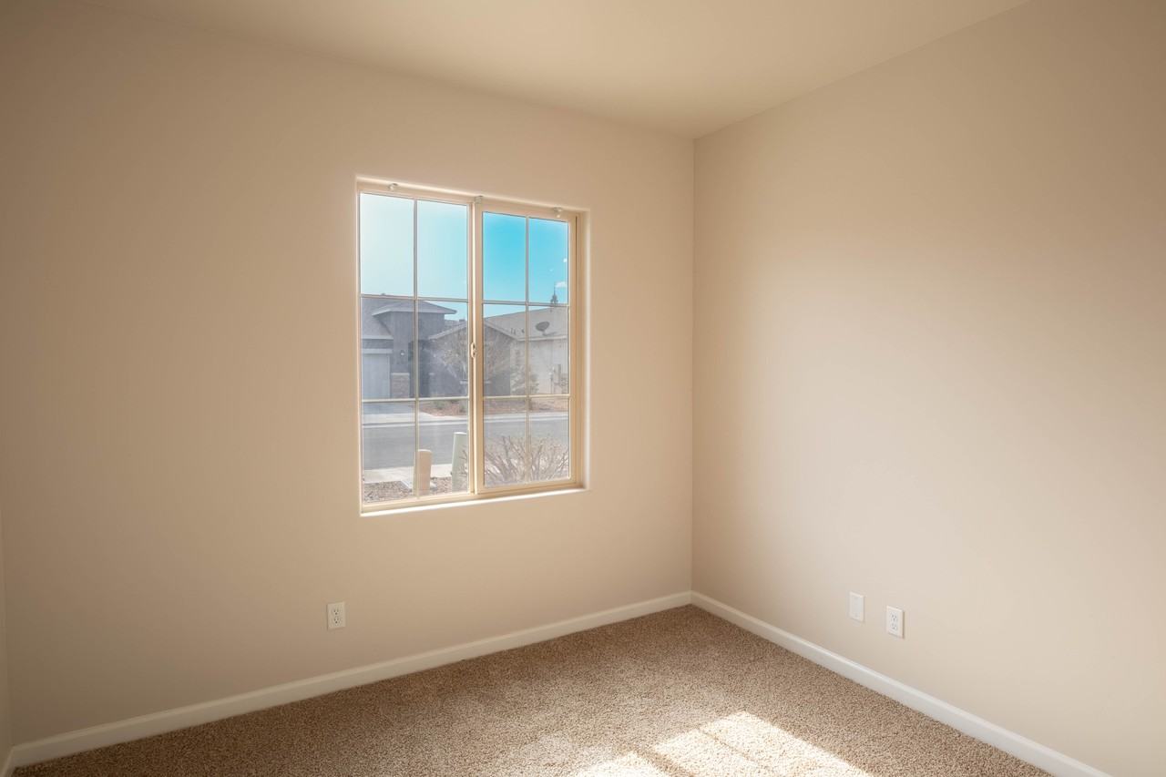 4709 Elsinore Ave #1 - Photo 6 of 18