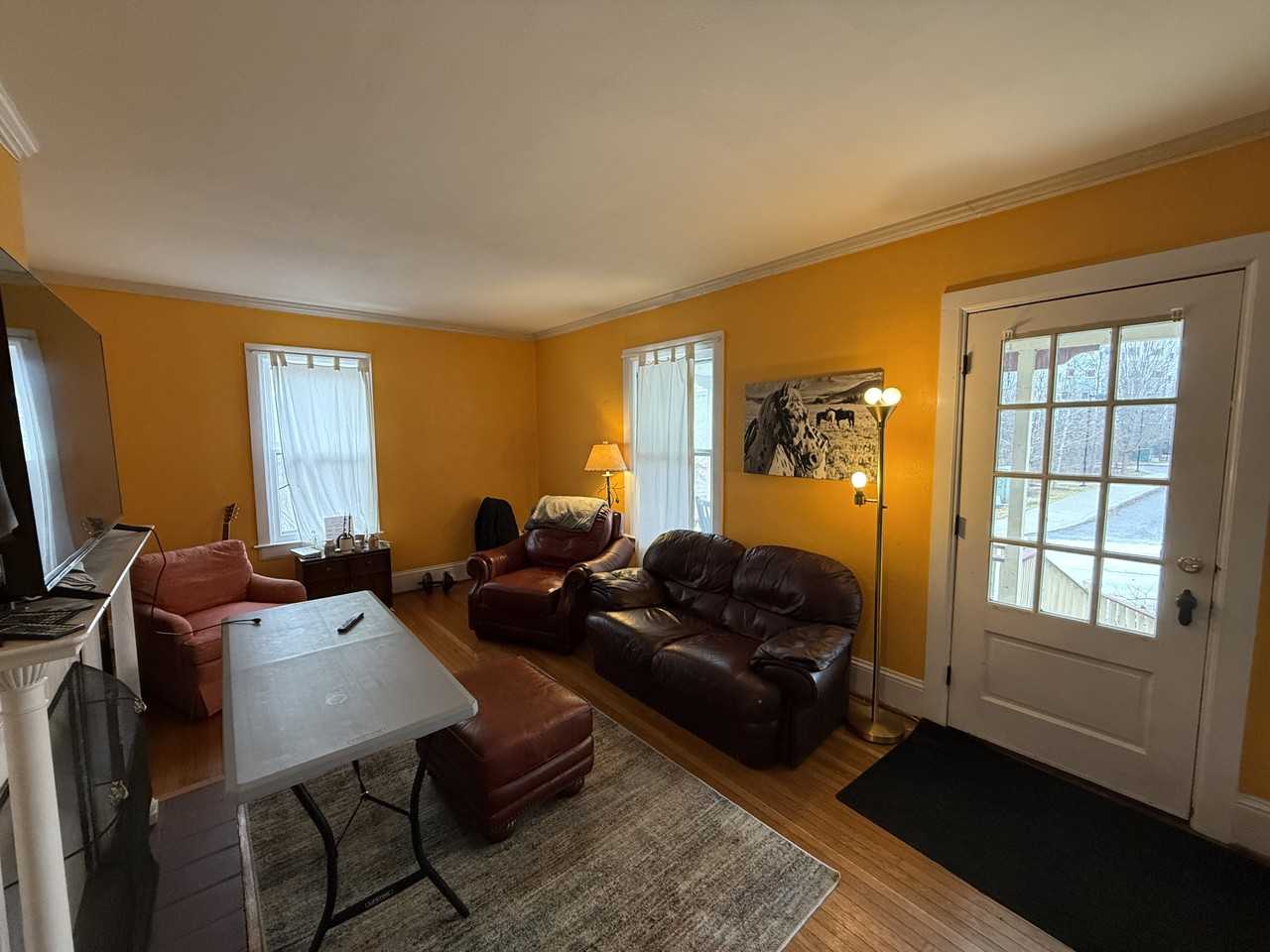 105 Valentine Pl - Photo 3 of 5