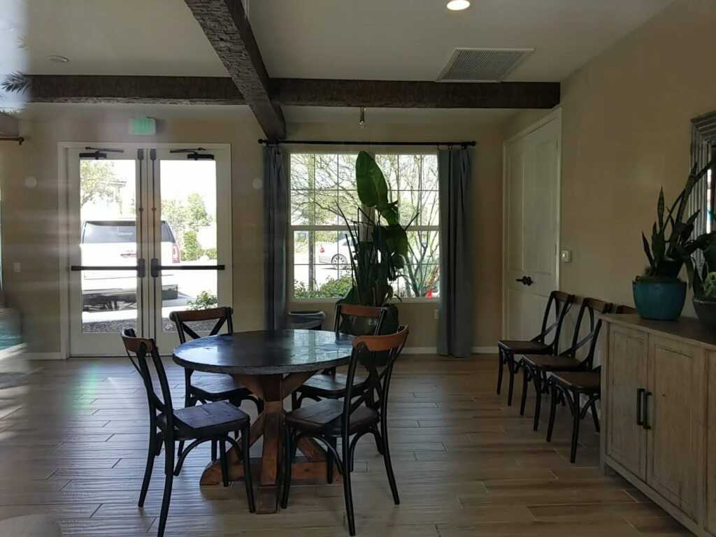 235 W Ridgewood #1 - Photo 6 of 10