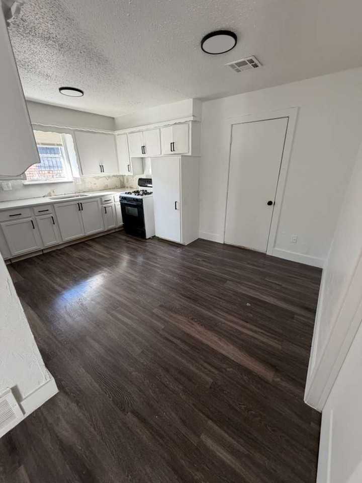 329 Nw 86th St #1 - Photo 3 of 10