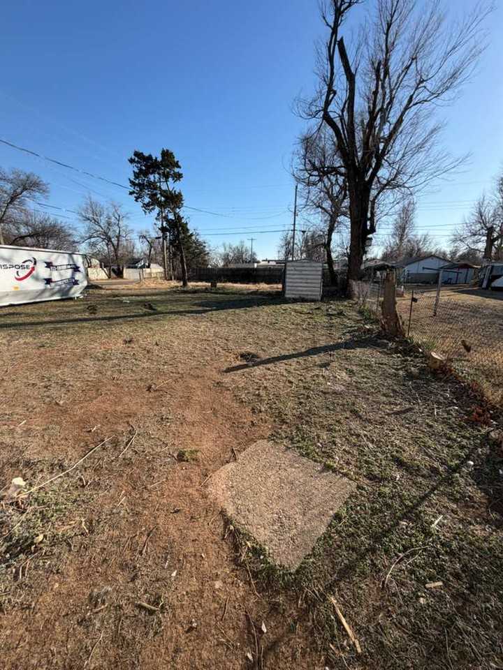 3200 Sw 44th St #1 - Photo 2 of 8