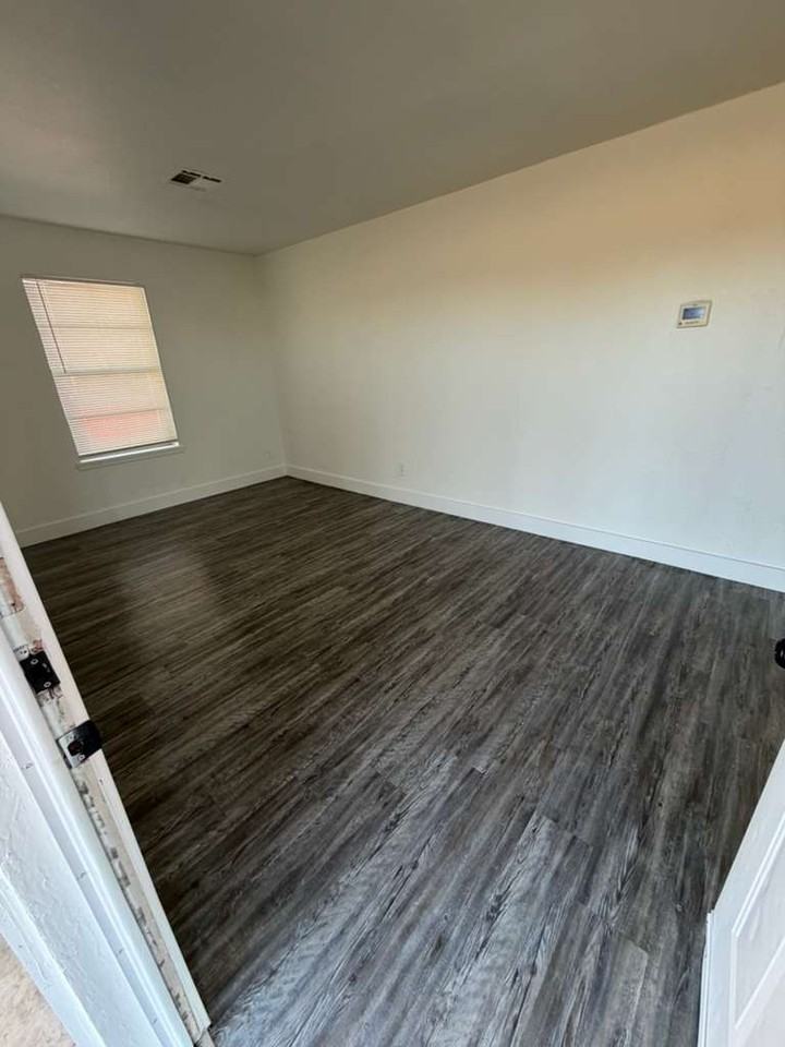 3200 Sw 44th St #1 - Photo 4 of 8