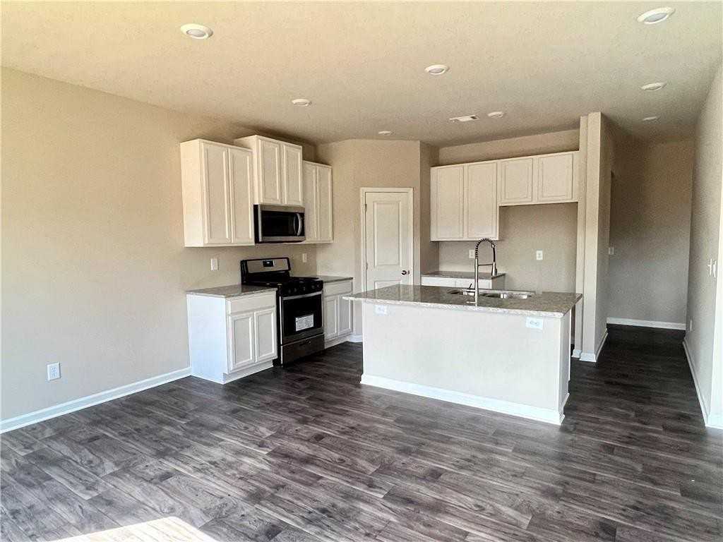 110 Auburn Crossing Way #1 - Photo 2 of 15