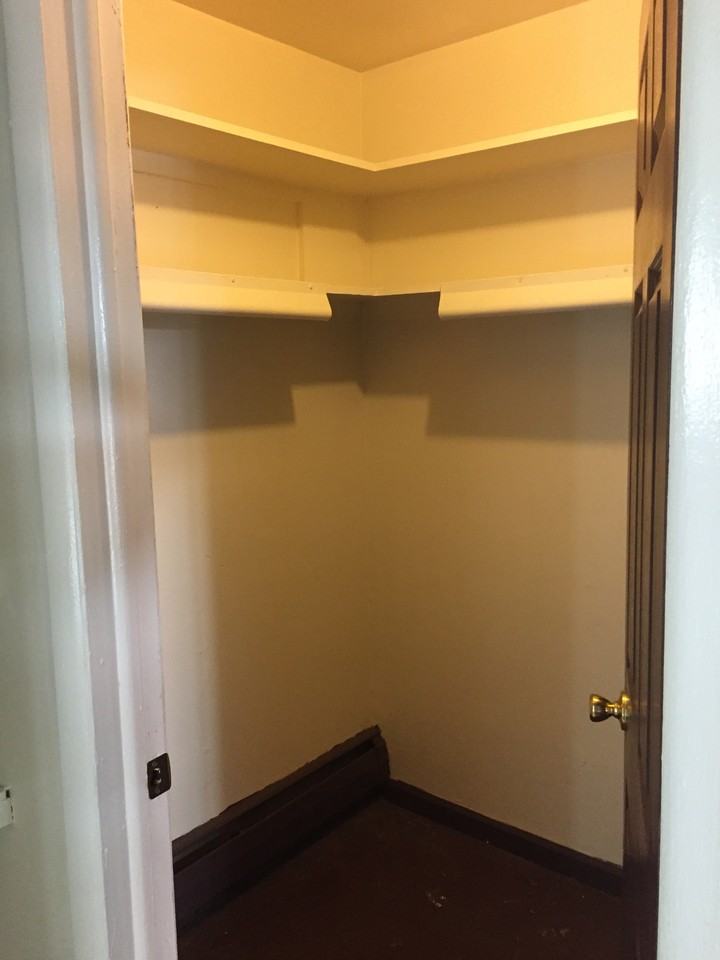 12775 Plymouth RdApt. #22-23 - Photo 6 of 9