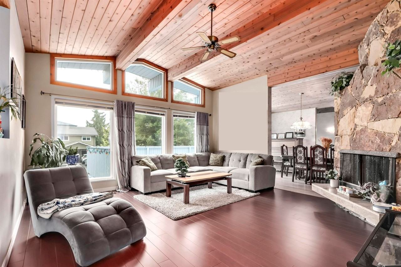 14441 Chartwell Dr - Photo 2 of 17